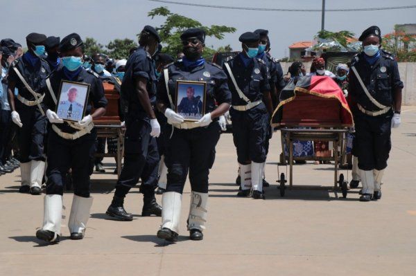 <br />
<b>Notice</b>:  Undefined index: title in <b>/home/gov/public_html/portais-governo-producao/themes/portalweb/galeria-itens.php</b> on line <b>148</b><br />
